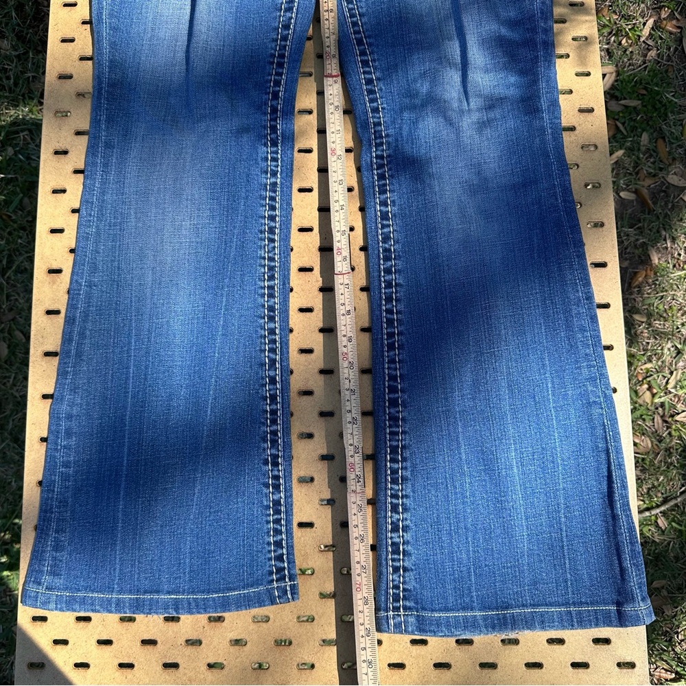 Seven7 Women's Flare Leg Medium Wash Jeans Low Rise with Embroidered Pocket Y2K - Picture 5 of 9